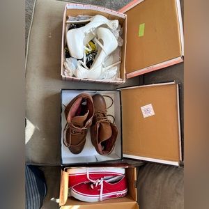 Multiple woman’s shoes sizes 6-7